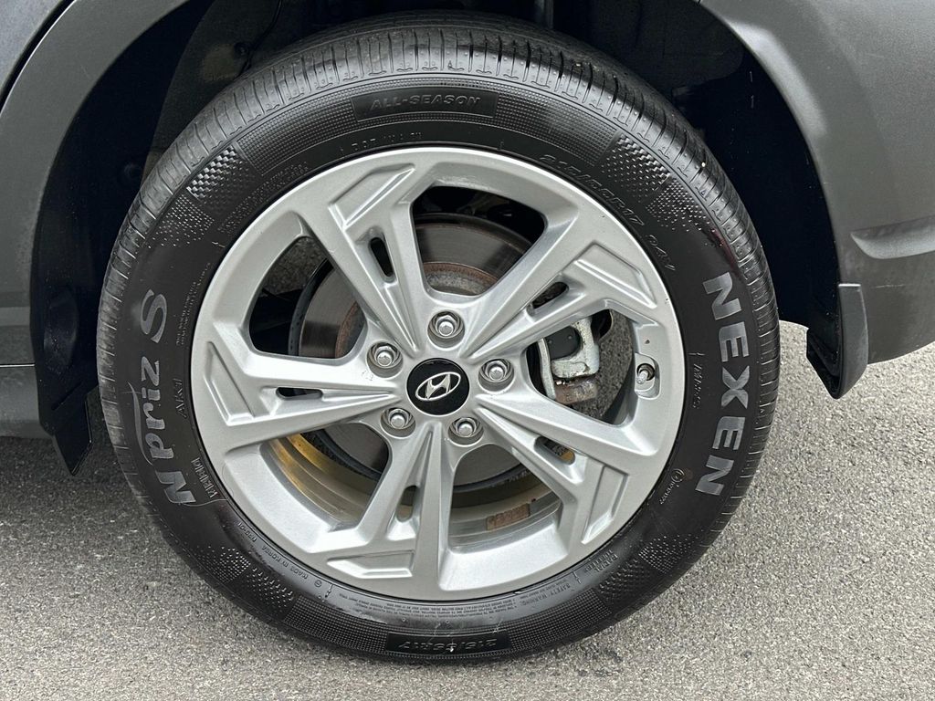 2023 Hyundai Kona SEL photo 13