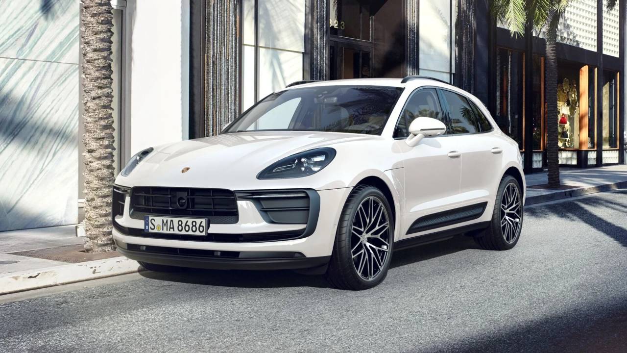 2025 Porsche Macan's photo