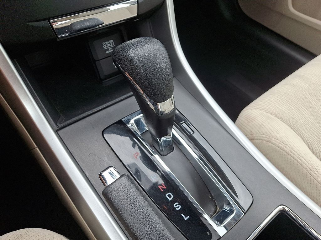 2015 Honda Accord EX photo 14