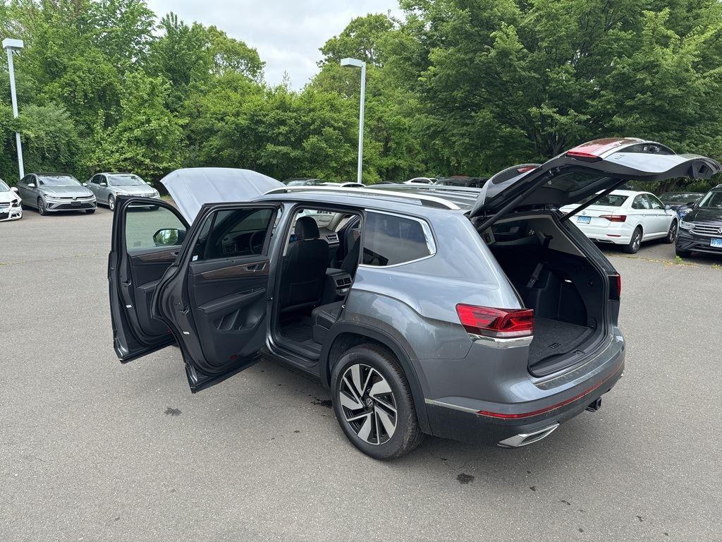 2025 Volkswagen Atlas SEL photo 41