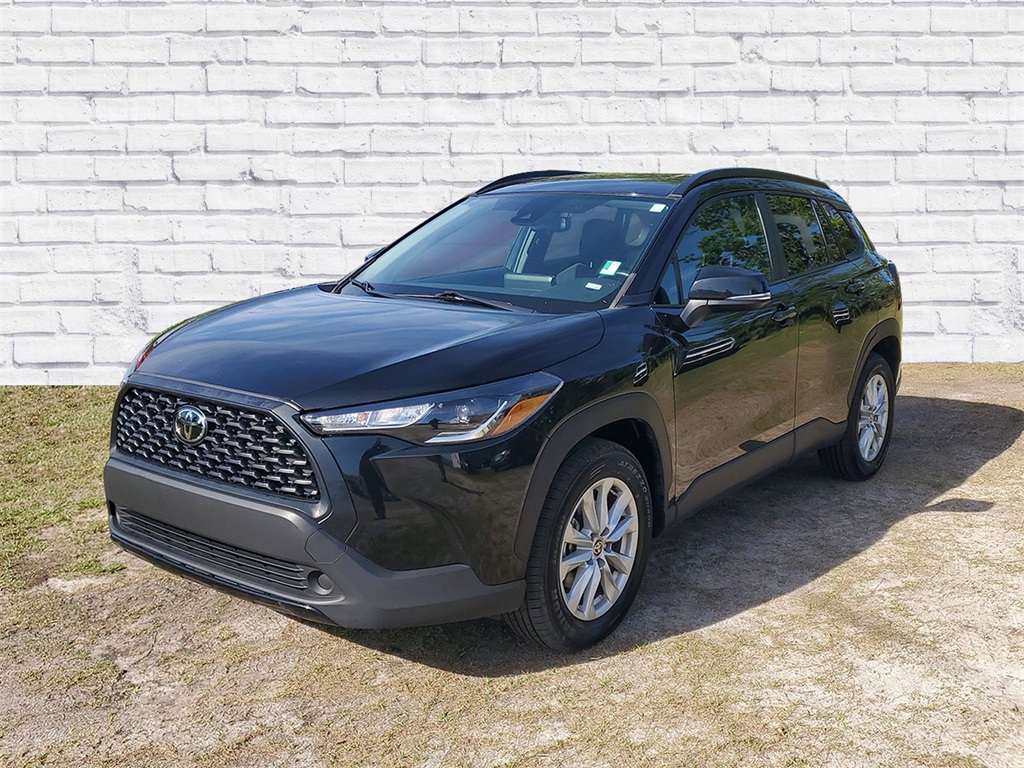 2022 Toyota Corolla Cross LE photo 4