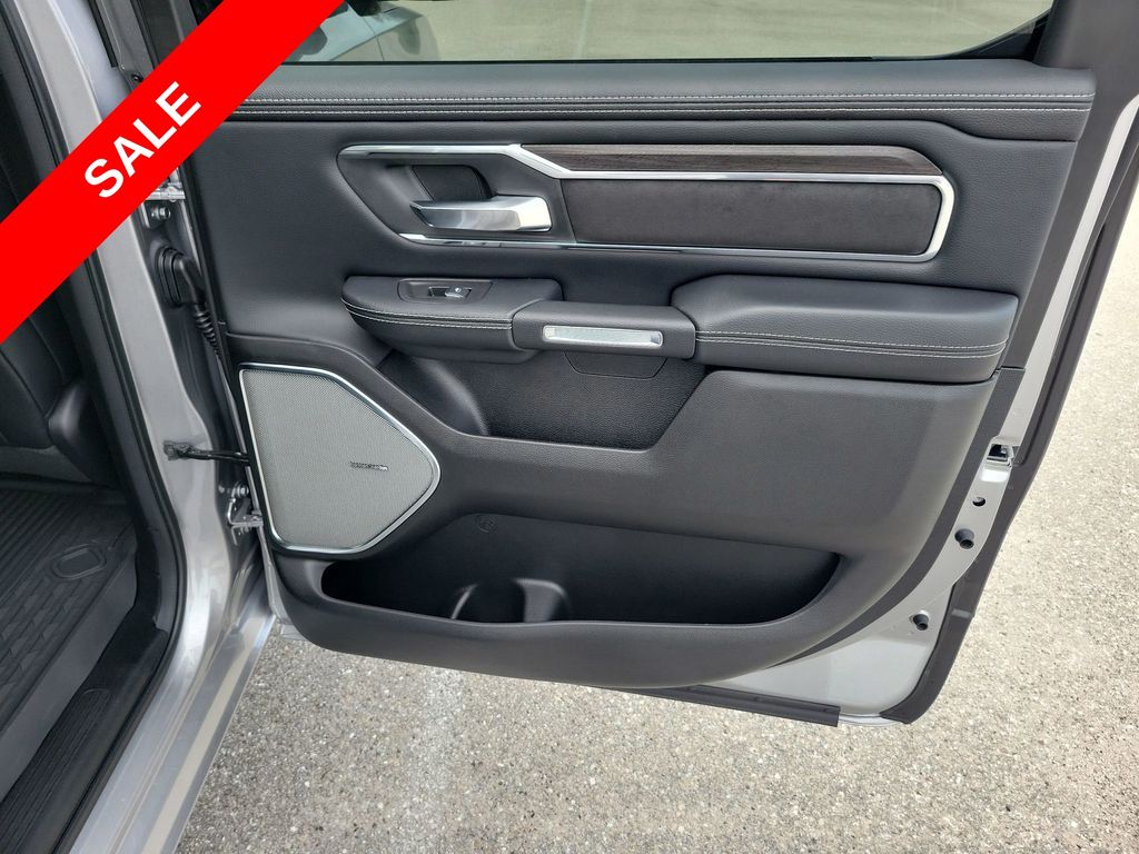 2025 Ram 1500 Laramie photo 40