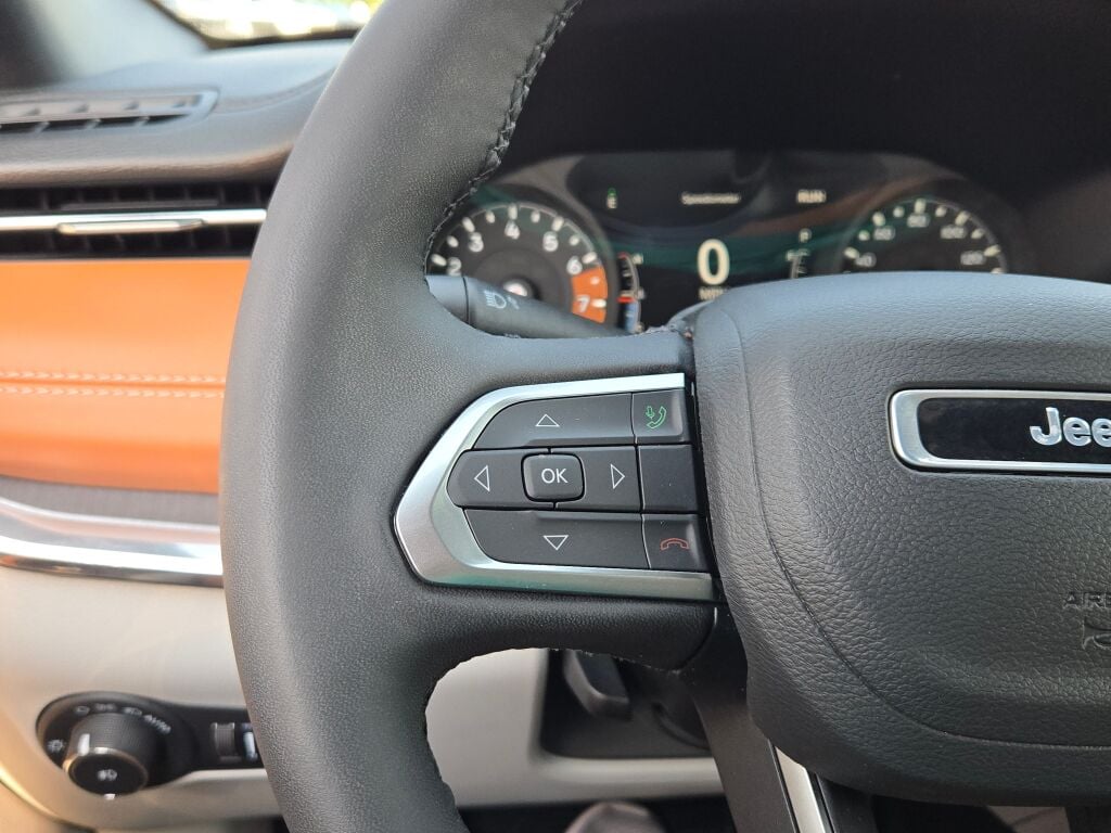 2023 Jeep Compass Limited photo 28