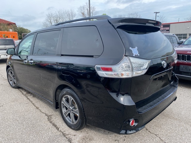 2014 Toyota Sienna SE photo 4