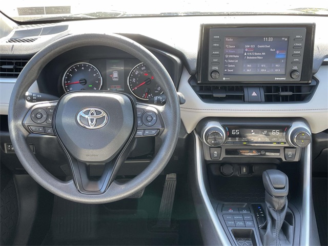 2022 Toyota RAV4 XLE photo 17