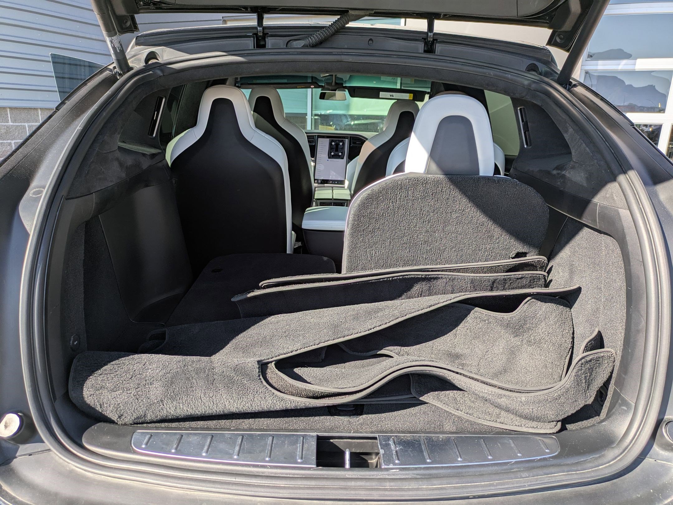 2018 Tesla Model X 100D photo 25