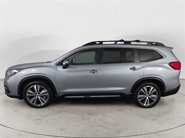 2022 Subaru Ascent Touring photo 2
