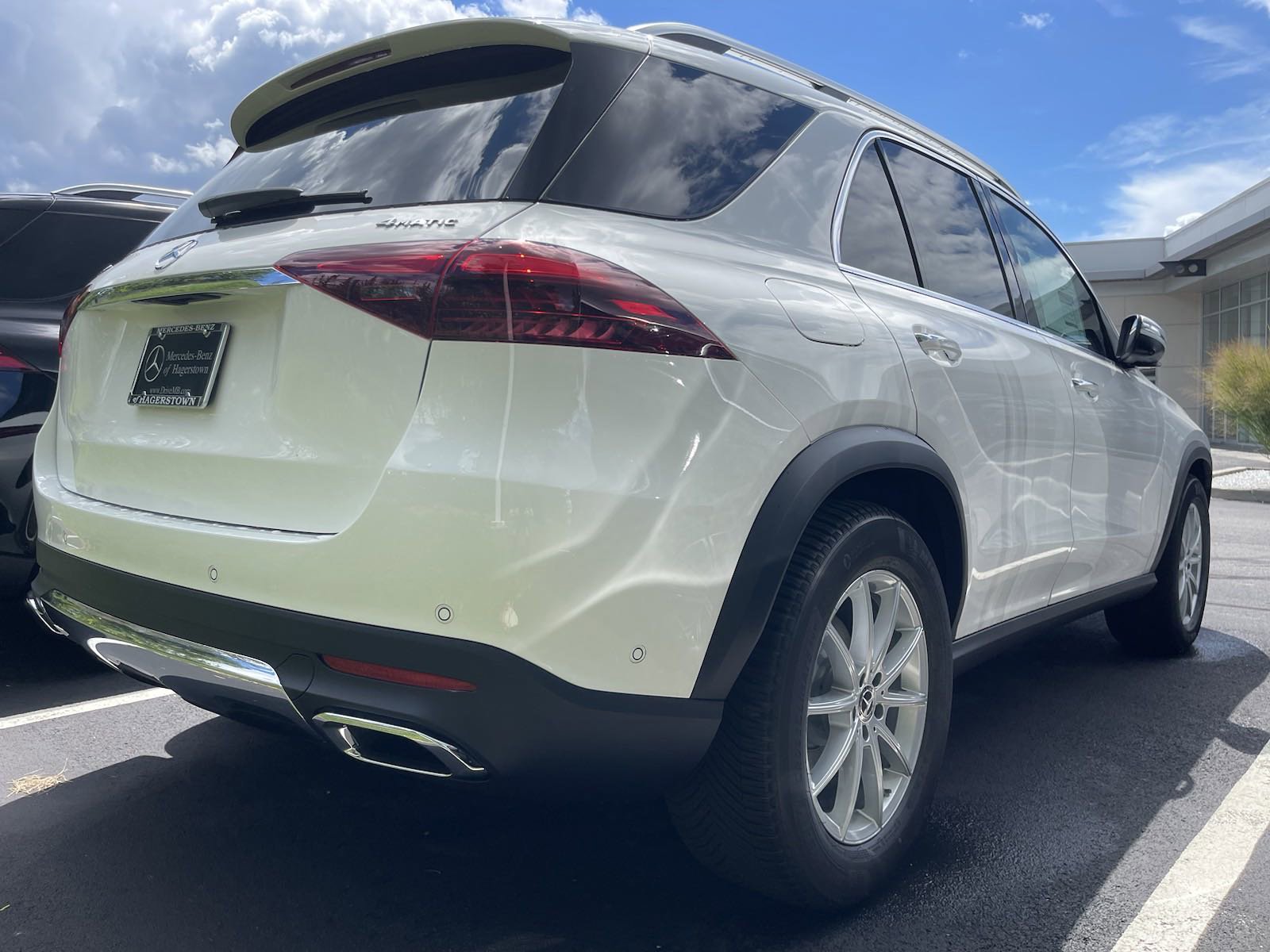 2025 Mercedes Benz GLE 350 4MATIC photo 4