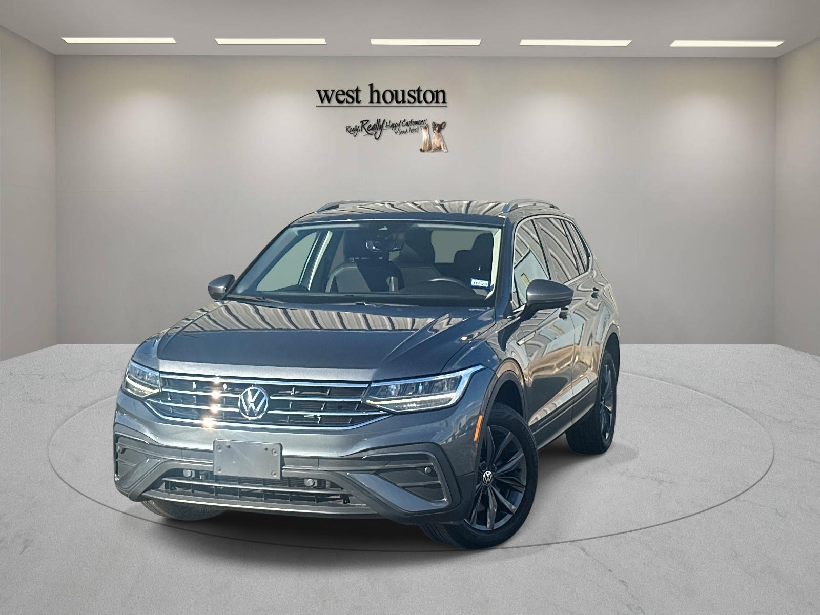 2022 Volkswagen Tiguan SE's photo