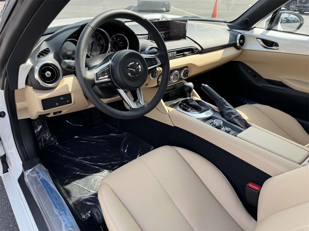 2025 Mazda MX-5 Miata Miata Grand Touring photo 2