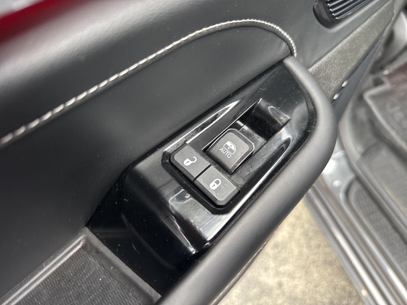 2021 Jeep Grand Cherokee Overland Sport photo 35