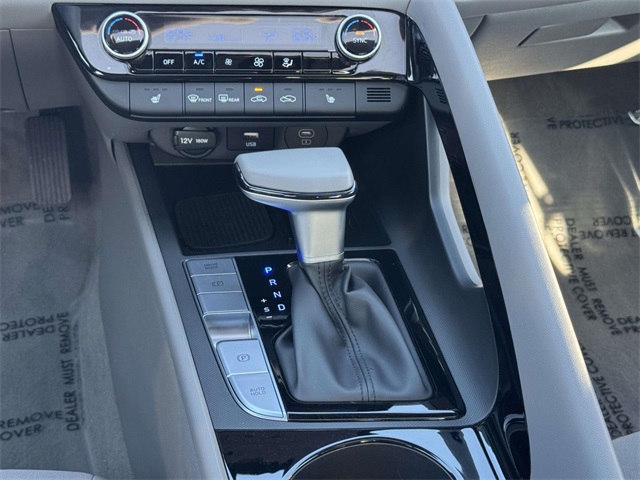 2024 Hyundai Elantra SEL Convenience photo 21