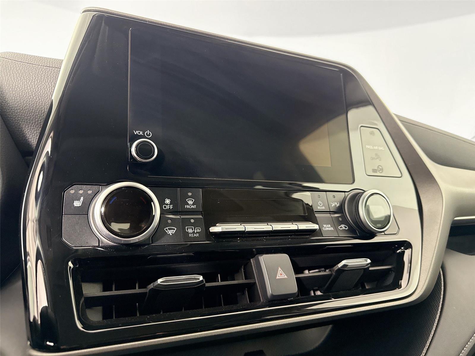 2024 Toyota Highlander XSE photo 11
