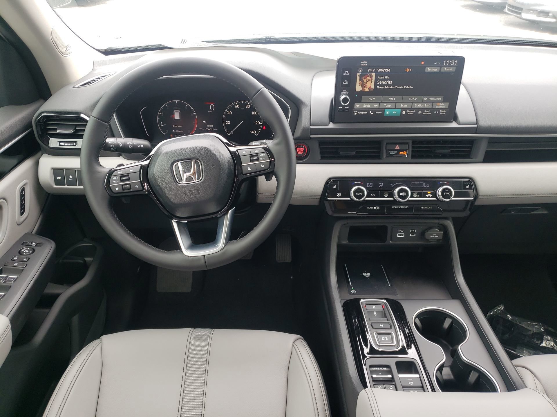 2025 Honda Pilot Touring photo 15