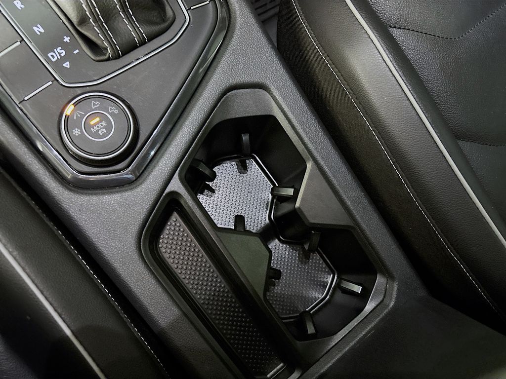 2021 Volkswagen Tiguan SEL Premium R-Line photo 14