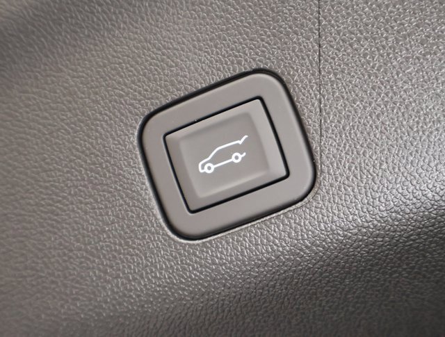 2025 Chevrolet Suburban RST photo 26