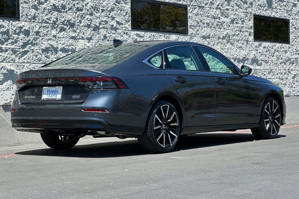 2025 Honda Accord Hybrid Touring photo 4