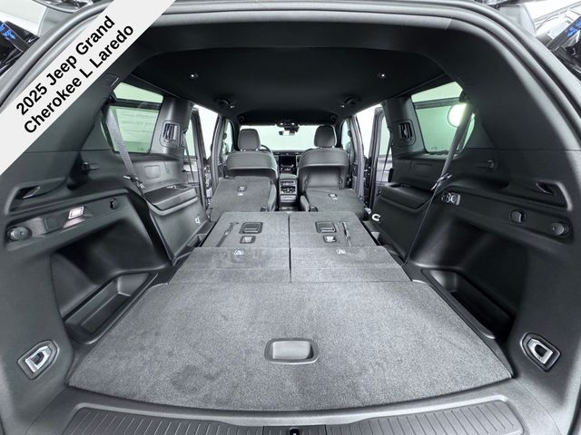 2025 Jeep Grand Cherokee Laredo photo 27