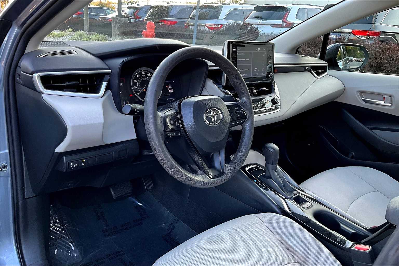 2021 Toyota Corolla LE photo 16