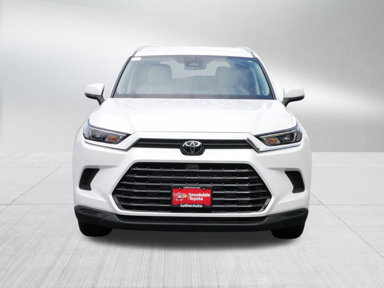 Certified 2025 Toyota Grand Highlander XLE with VIN 5TDAAAB5XSS081377 for sale in Brooklyn Center, Minnesota