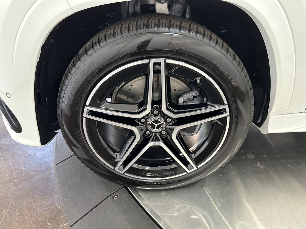 2026 Mercedes Benz GLS 450 4MATIC photo 33