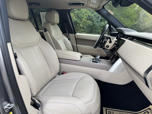 2023 Land Rover Range Rover SE photo 21