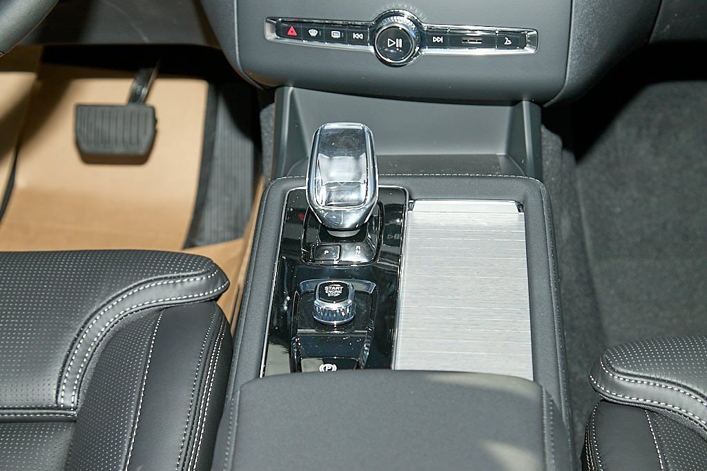 2026 VOLVO XC90 - Image 31