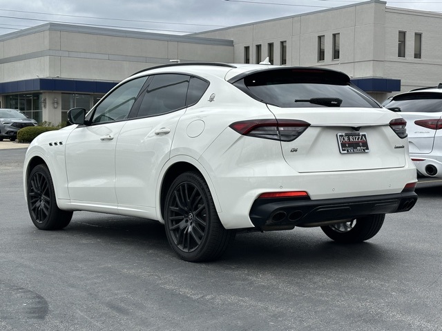 2021 Maserati Levante Base photo 5