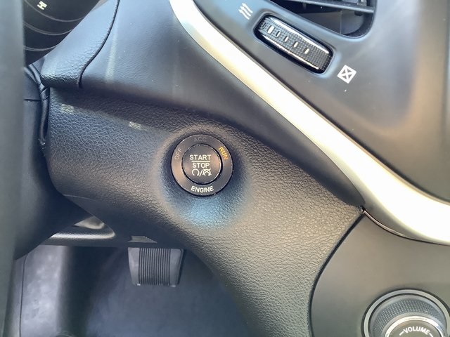 2016 Jeep Cherokee Overland photo 13