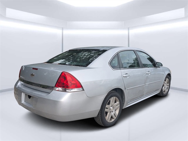 2010 Chevrolet Impala photo 2