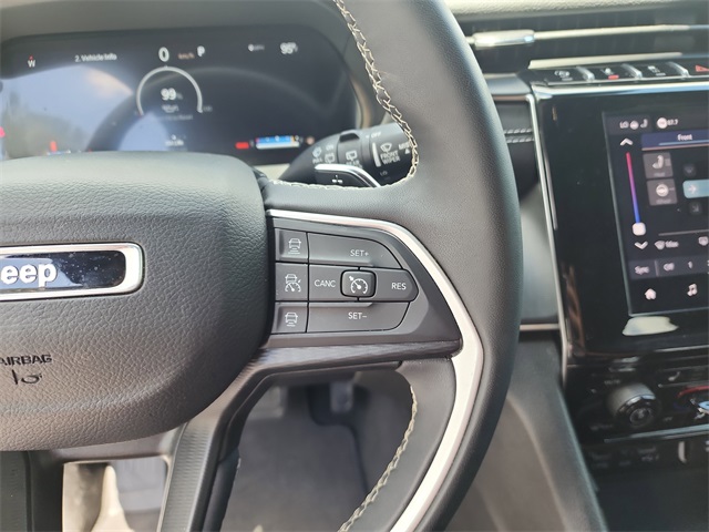 2023 Jeep Grand Cherokee Laredo Altitude photo 26