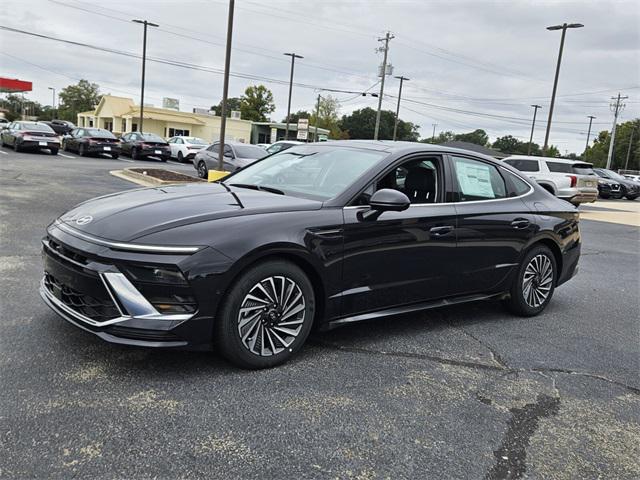 2025 Hyundai Sonata Hybrid Limited photo 3
