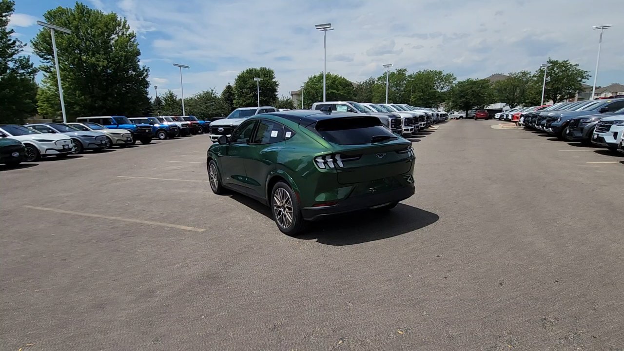 2025 Ford Mustang Mach-E Premium photo 3