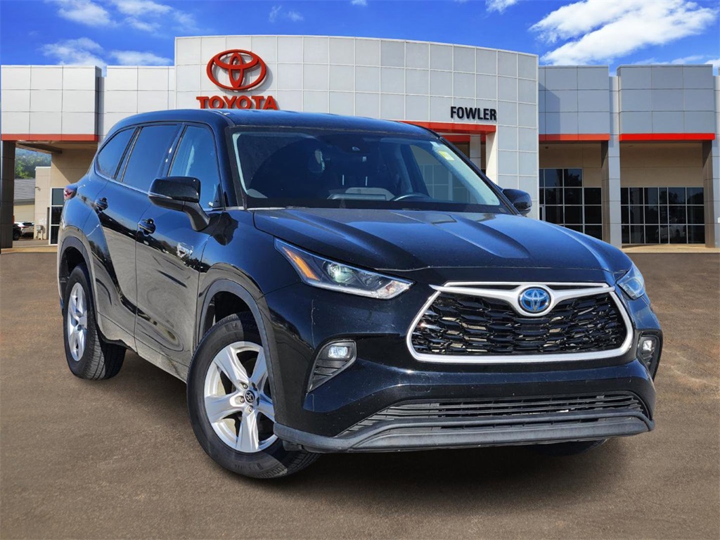2021 Toyota Highlander LE's photo