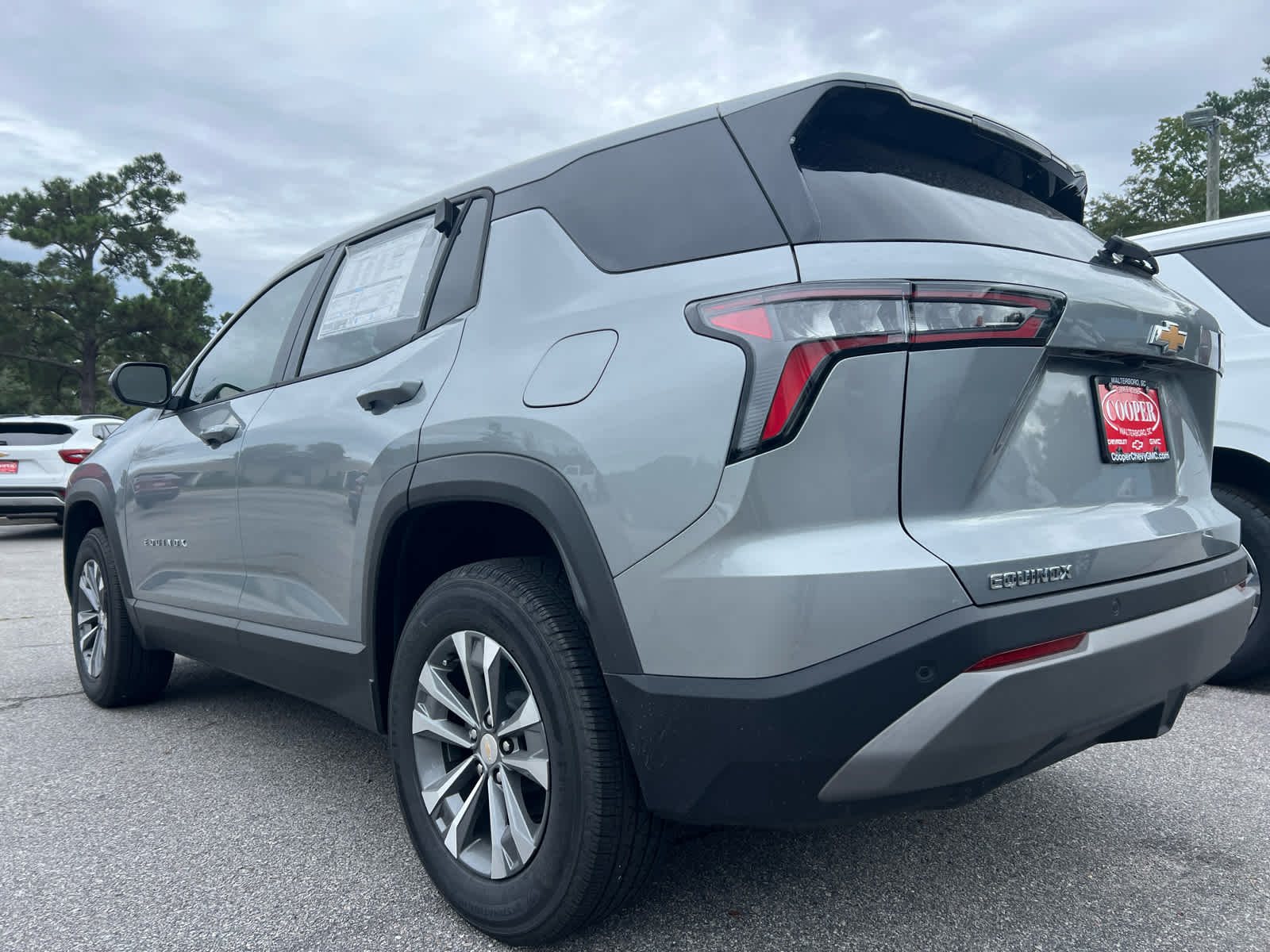 2026 Chevrolet Equinox LT photo 3