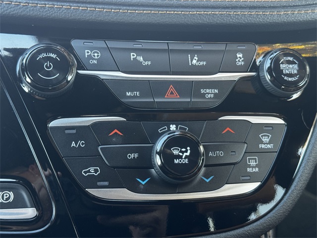 2021 Chrysler Pacifica Hybrid Pinnacle photo 32