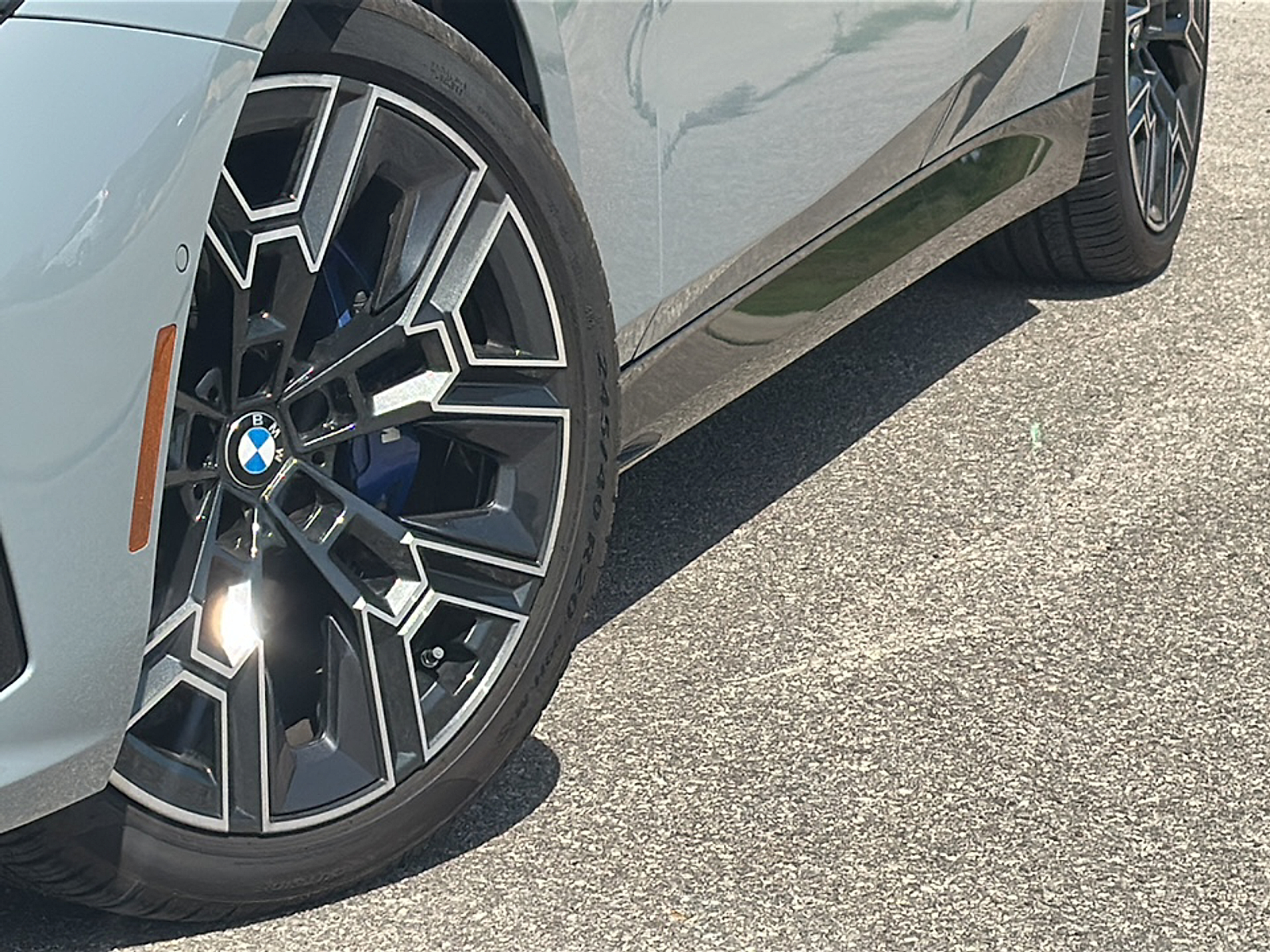 New 2025 Brooklyn Grey Metallic BMW i image 3