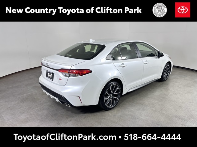 2022 Toyota Corolla SE photo 2
