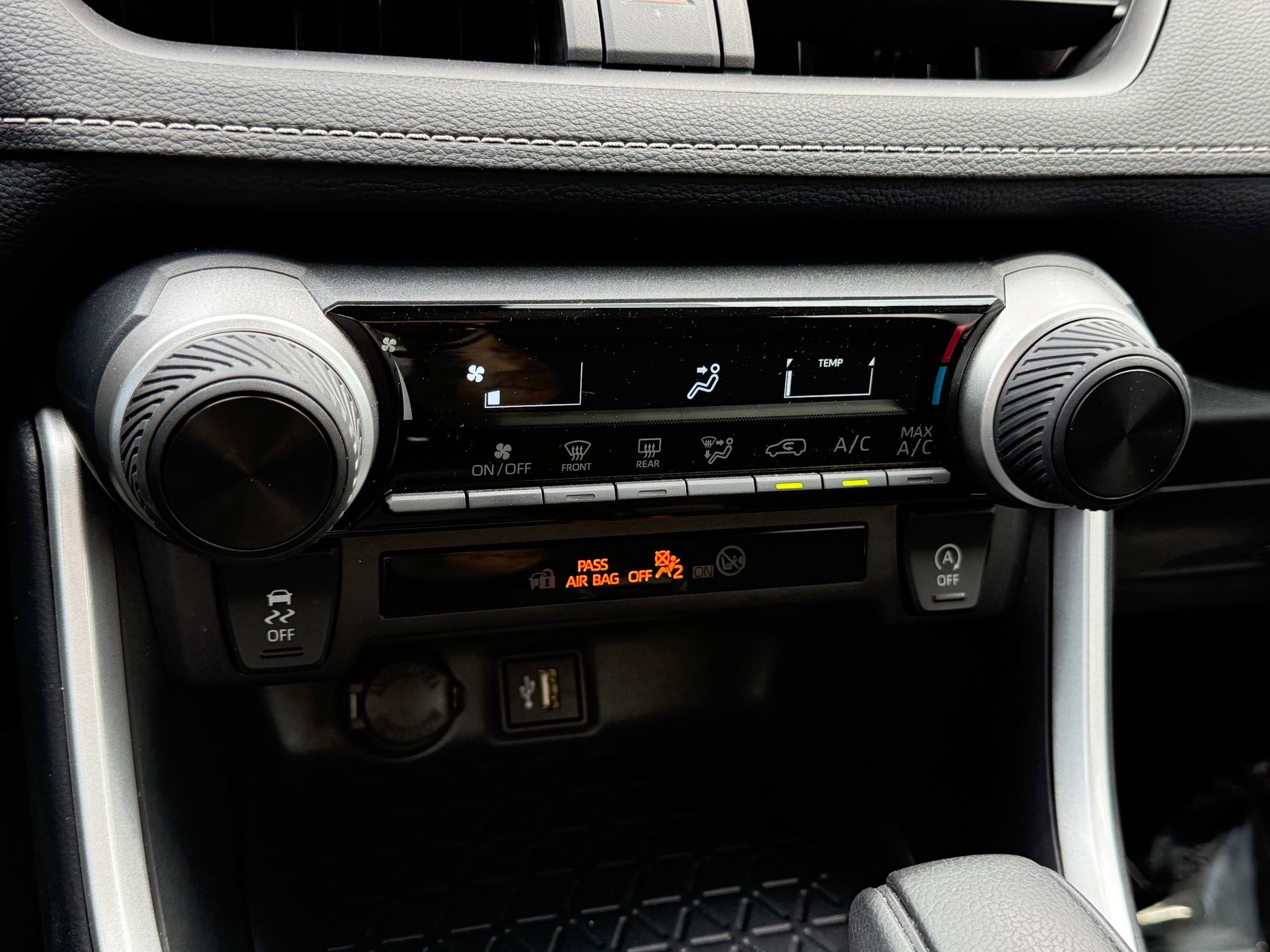 2025 Toyota RAV4 LE photo 21