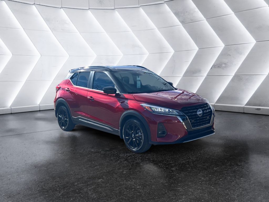 2023 Nissan Kicks SR photo 2