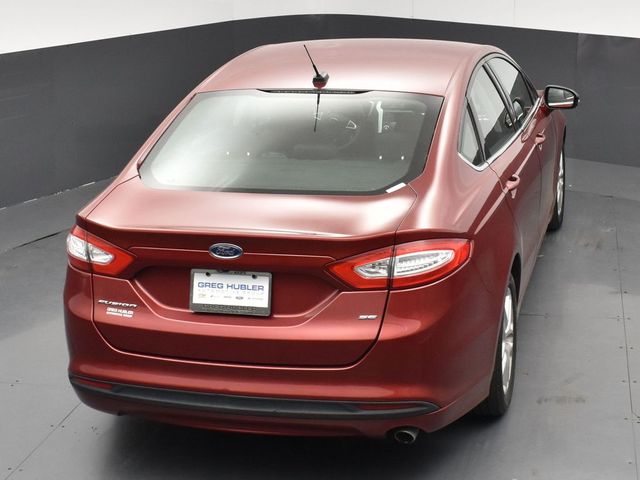 2016 Ford Fusion SE photo 26