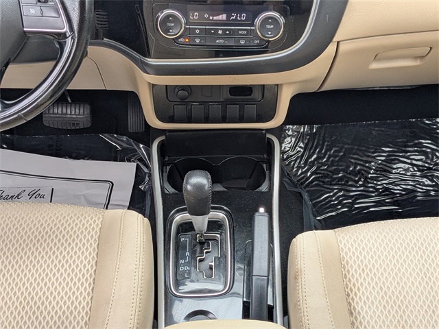 2017 Mitsubishi Outlander SE photo 14