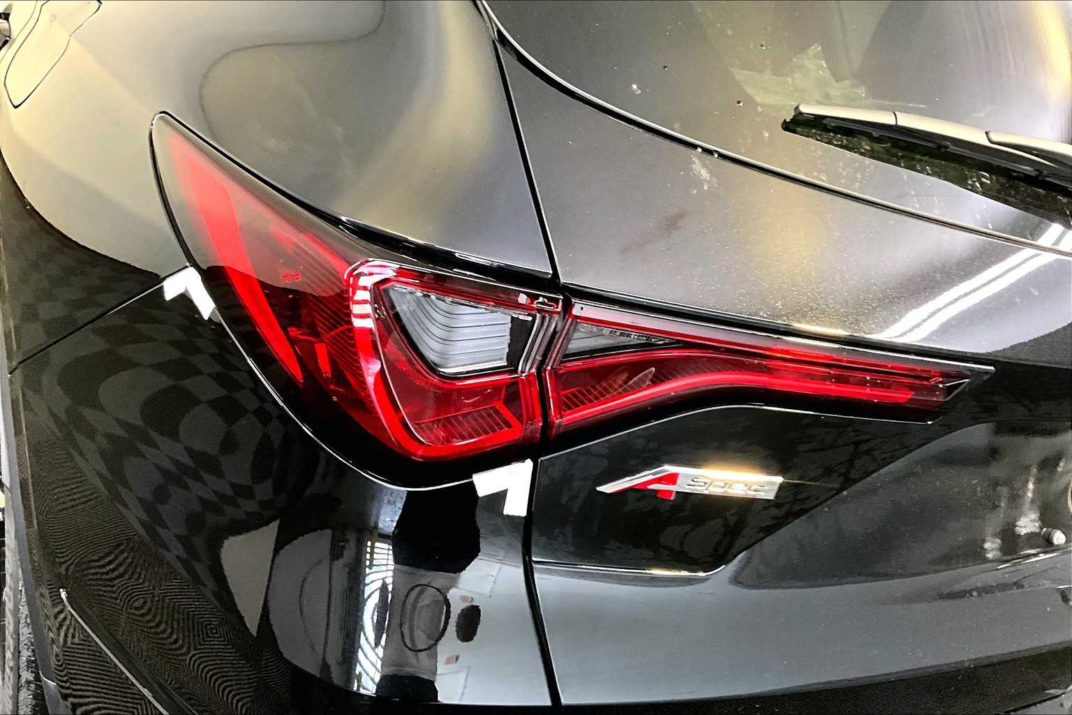 2026 Acura MDX SH-AWD A-Spec Advance photo 5