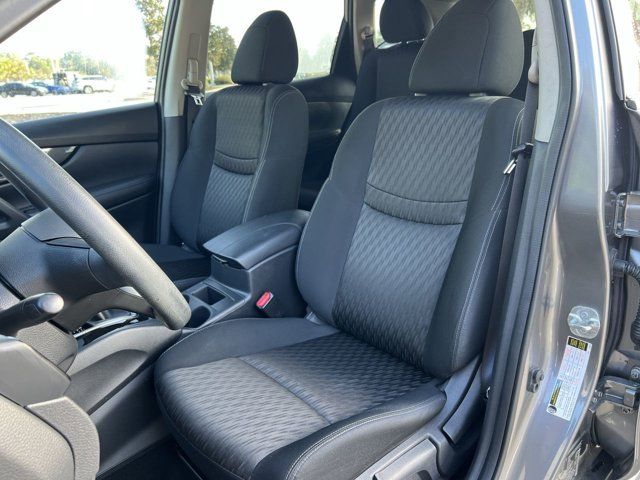 2017 Nissan Rogue S photo 2