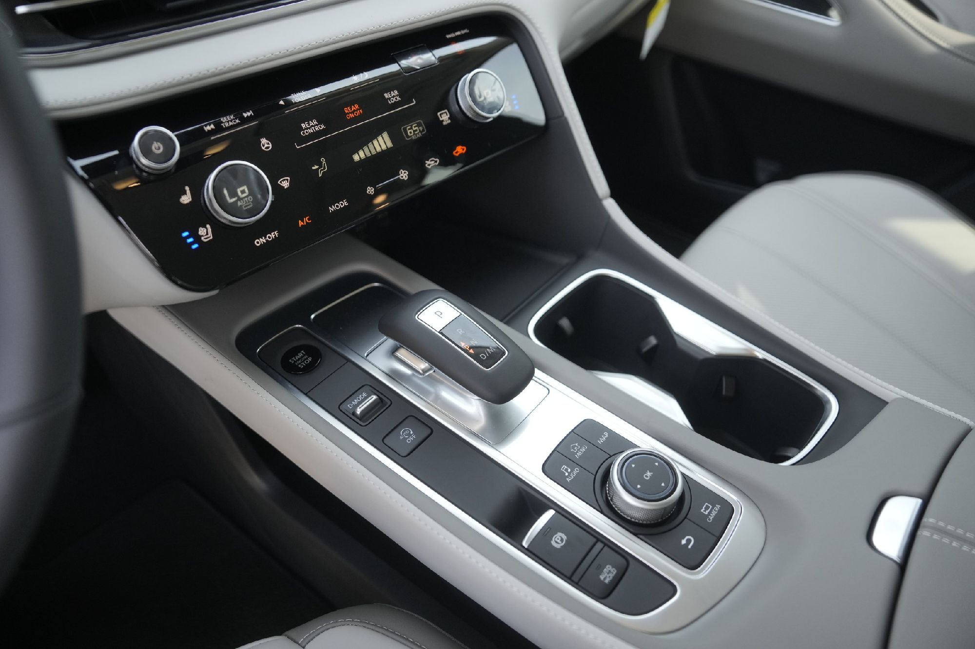 2026 Infiniti QX60 Luxe photo 10