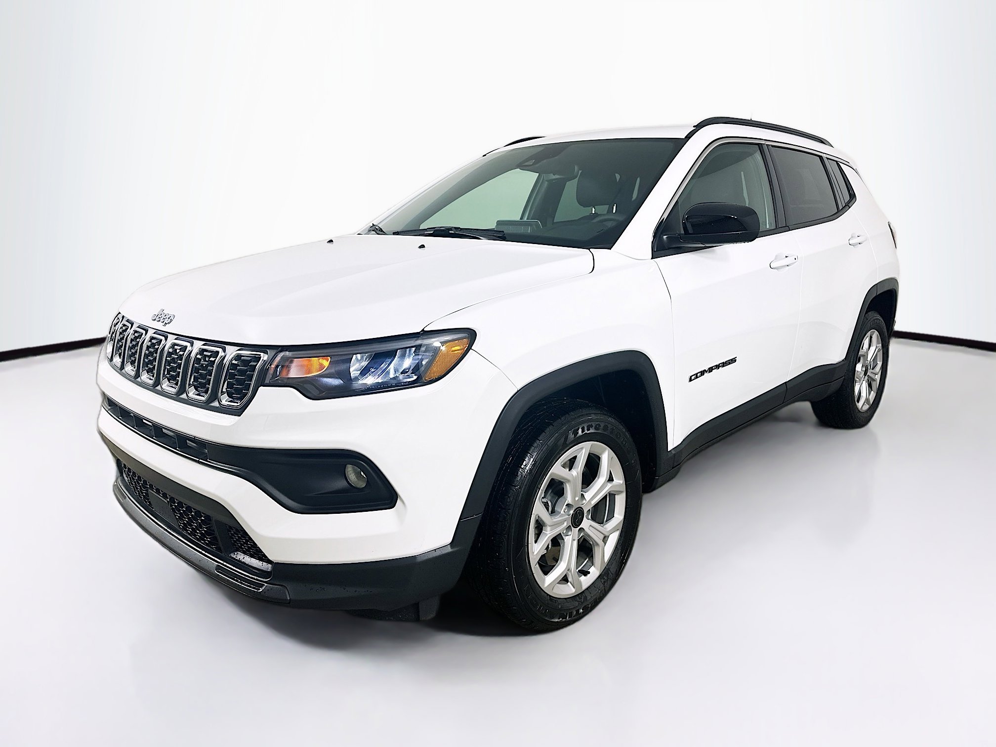 2025 Jeep Compass Latitude photo 3