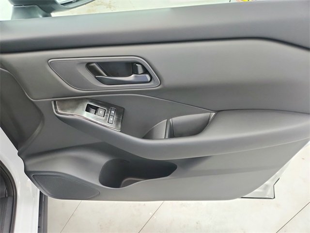 2025 Nissan Rogue S photo 33