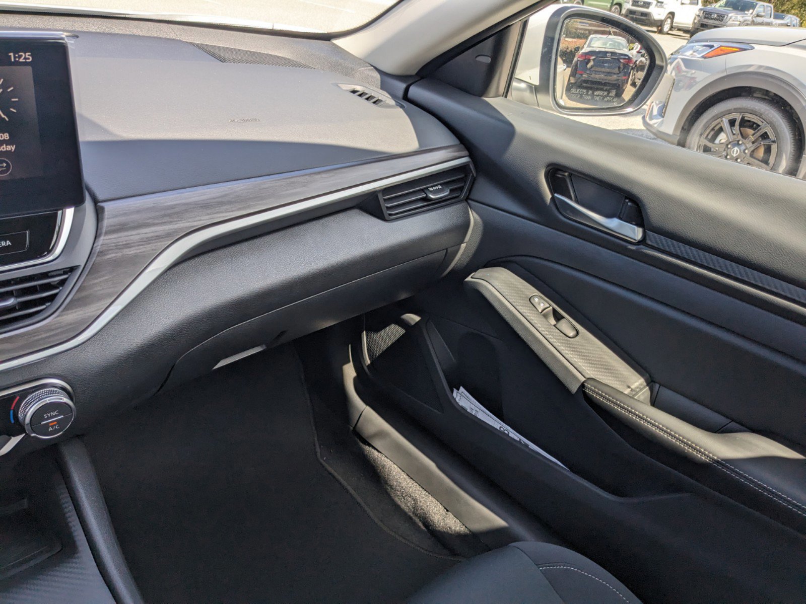 2025 Nissan Altima SV Special Edition photo 5
