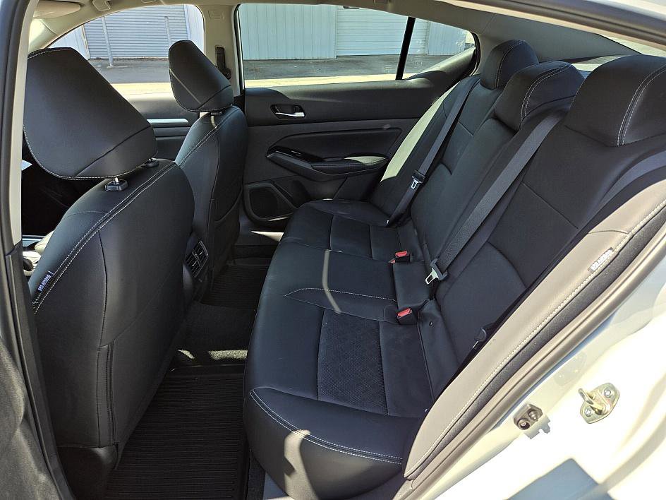 2025 Nissan Altima SL photo 11