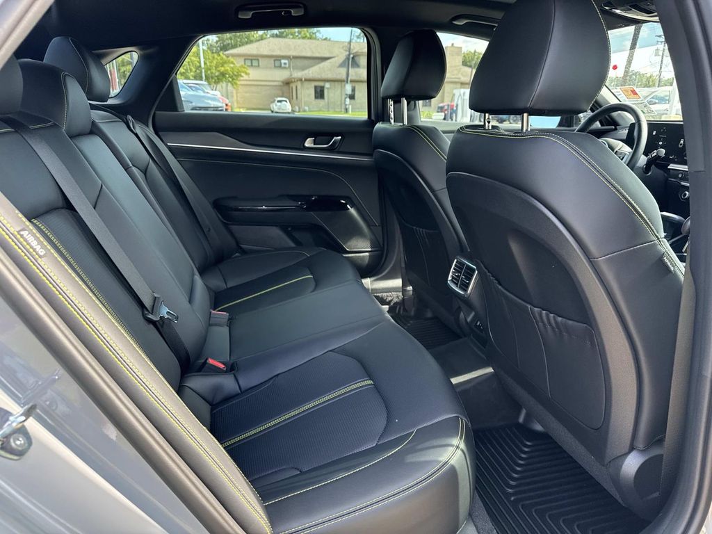 2025 Kia K5 GT photo 8